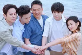 生活纪实综艺《向往的生活》被曝请两个阿姨替明星洗碗，导演否认：该不会是我吧？图片