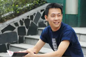 张译：初恋女友离世10年，他现在每年春节还给她发短信图片