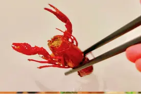 西安东郊小经二路这家烤肉，几乎把回坊搬来了，一到晚上里外全满图片