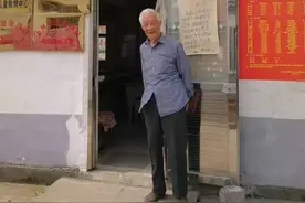 96岁老人自费教书23年，却被骂“老不死”：只愿下辈子还当老师图片