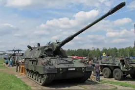 末敏弹来了！6马赫穿甲弹从天而降，瞬间破甲，俄军坦克粉身碎骨图片