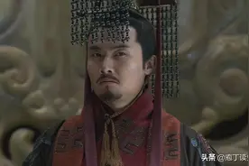 曹丕看到两头牛打架，命令曹植作诗却不能出现牛字，结果流传千古图片