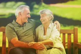 再婚夫妻AA制12年，老伴要接婆婆来养老，58岁大妈愤怒：谁妈谁养图片