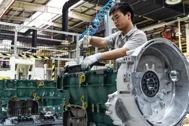 台湾制造业工作岗位越来越少，创7年来新低，服务业人力需求回升图片