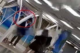 陈乔恩首晒新婚生活，与Alan吃蛋糕品尝美酒，好友送鲜花庆祝图片