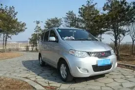 5000块买辆二手五菱，方向盘里却藏有红布，打开后给车主吓出冷汗图片