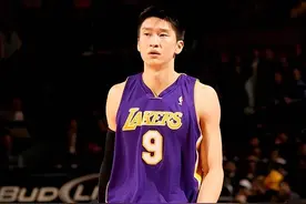 中国球员谁在NBA赚钱最多？周琦132万，那大郅姚明易建联呢图片