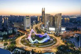 为何武汉人不排外？烟火气的城市包容乃大，随处可见的江湖气息图片