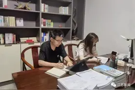 励志！51岁的他和女儿一起考研，被扬州大学录取图片