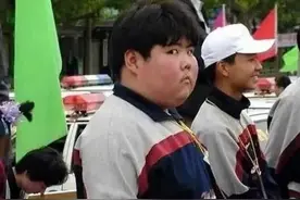 “初代表情包”网红小胖：进娱乐圈娶经纪人，20年过去如今怎样了图片