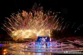 高清组图火热出炉！袁泉张艺谋吴京张译易烊千玺周深……半个电影圈明星今晚都在荆州图片