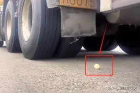 这才是真的“科目三”!货车司机展现真正的车技！评论区人笑麻了图片