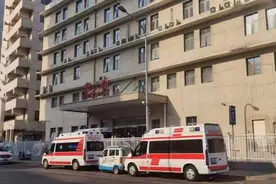 57岁女子带孩子户外活动致热射病抢救无效去世，专家：要及时干预图片