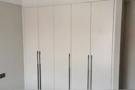 衣柜后面要不要刮腻子，听完老师傅讲，我才恍然大悟原来做错了图片