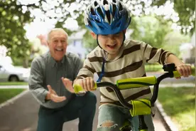 如何有效夸孩子？这份彩虹屁秘籍请收好~图片