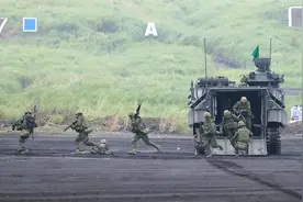 美智库预测美军必败：将损失航母和900架飞机？俄朝真有这实力吗图片