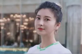 衣品堪忧的7位女星，个个都仗着美貌乱穿，眉姐姐一出场原地封王图片