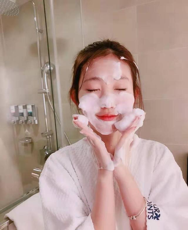 适合油皮、混油皮的洗面奶有哪些？