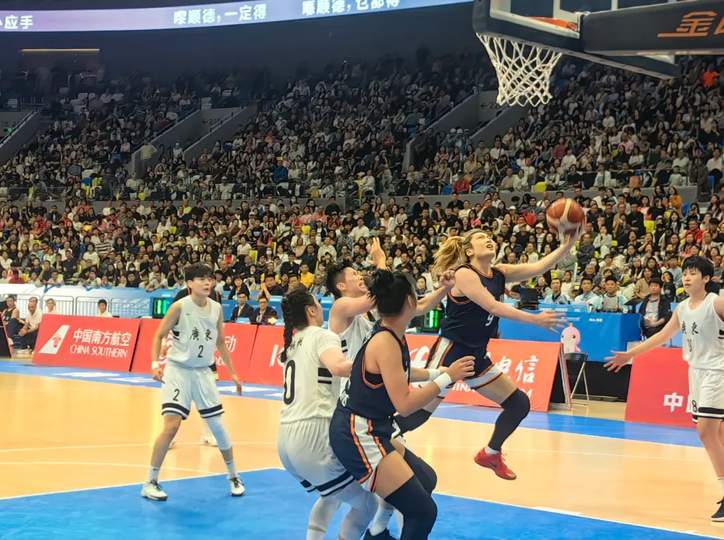 广东女篮力克四川夺金