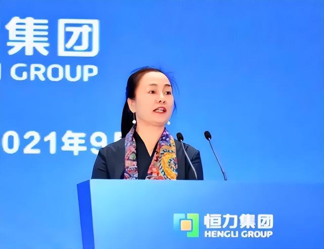 中国女首富换人！年入7800亿，超华为成最大民企，她哪来这么多钱