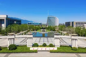 广东考生637分被西工大录取很沮丧，因被调剂去工商管理，要复读图片