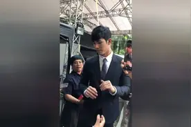 泰国演员颂恩在与vill的三搭之后，直言差点爱上Vill。你看过几部图片