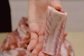 俗话说“大碗喝酒，大口吃肉”！排骨这4种做法，好吃到碗舔干净图片