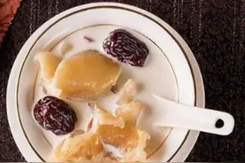 去看新生儿送什么比较合适？11件不落俗套的礼物推荐图片