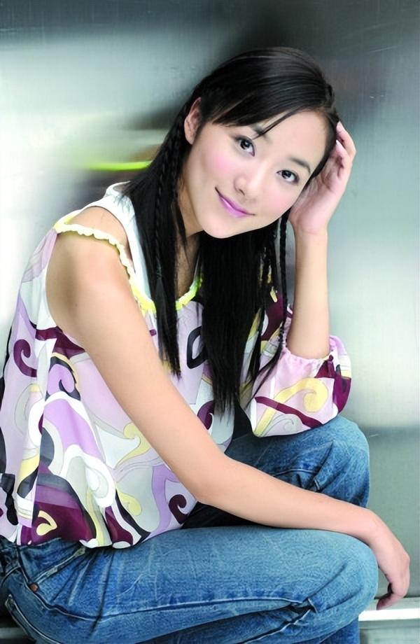 表面是艺人，实际是富家千金的8位女星，她们更不怕的就是潜规则