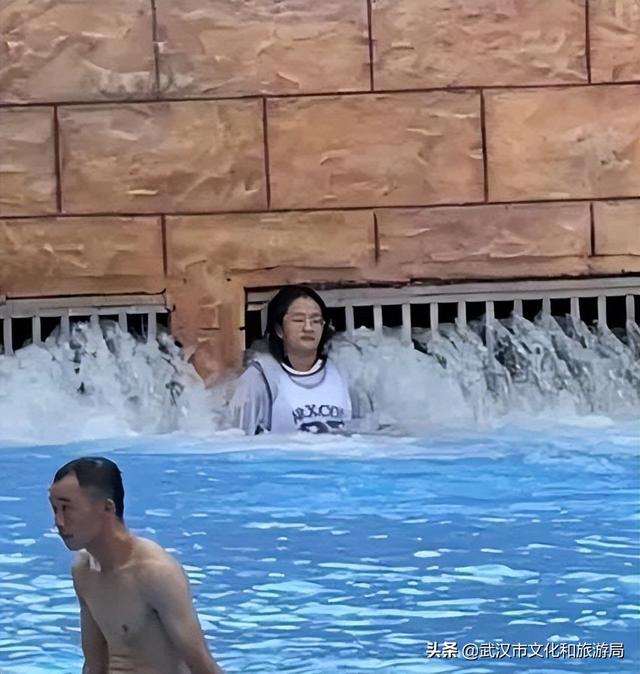 泳池“海王”！水中按摩！玛雅还能这么玩？！