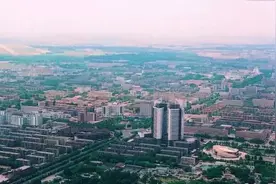 1995.12.31发新闻：震后唐山市矗立起第一座超百米高楼图片