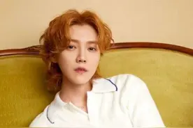 鹿晗晒照大变样，面部瘦削长发姨化，网友吐槽：怎么越来越像尹正图片