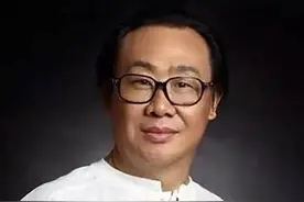 《我们这一辈》首唱时，王佑贵与我击掌相庆图片