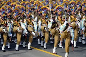 印度三军仪仗队巴黎街头彩排，这次他们又惊艳了！图片