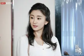 赵秦《鼓楼外》热播收官 唐莉重创对手体现女性智慧高光图片