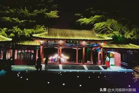 灯笼、花坛扮靓园区，郑州市人民公园年味浓图片