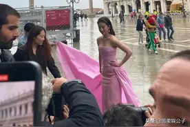 看到刘亦菲37岁的外网生图，我发现：真正的大美人越松弛越美图片