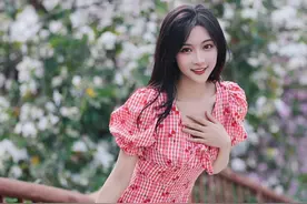 一个人拍照也要表现力满满，简约自然的8个姿势，拍出美照并不难图片