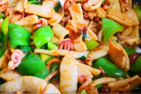 秋天，少吃猪肉多吃鱿鱼，比牛肉便宜，比鸡肉鲜美，随手一炒真香图片