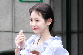 最美街拍，夏日街头的小姐姐，清纯甜美图片