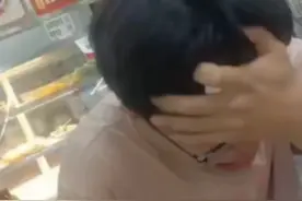 崩溃大哭！男生高考数学失误，母亲发声，评论区恶心的一幕出现了图片