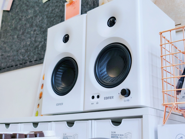 看演唱会的在现场，听演唱会的在床上——漫步者MR4监听音箱体验♪♫♬