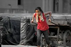 “穷人家的孩子早当家”？清华教授言论引争议，揭露了教育的真相图片