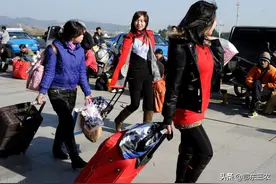近期又出现“返乡潮”，村子里的人又回来好多，这是咋的了？图片