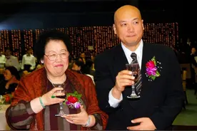 唐僧迟重瑞入赘三十年的豪门生活，原来他早就将野心写在了脸上图片