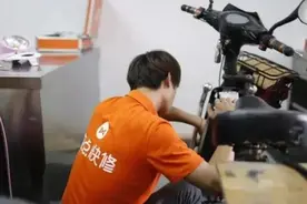 这才是导致电动车起步就掉2格电的原因，了解后，别再直接换电池图片