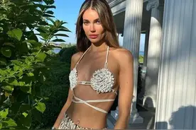 超模马里·芳塞卡 修长美腿 天使面容，她的身材曲线让人一眼万年！图片