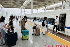 中秋国庆火车票明日开售！南宁往这些地方是热门方向图片