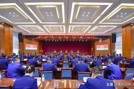 四川成都消防8名分队长143名专职队指挥员“持证上岗”图片