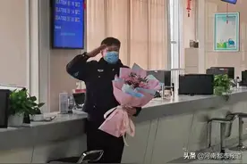 情系车管光辉警路三十载 泪别窗口永葆本色向未来——郑州交警三大队车管中队民警苏巧丽光荣退休图片